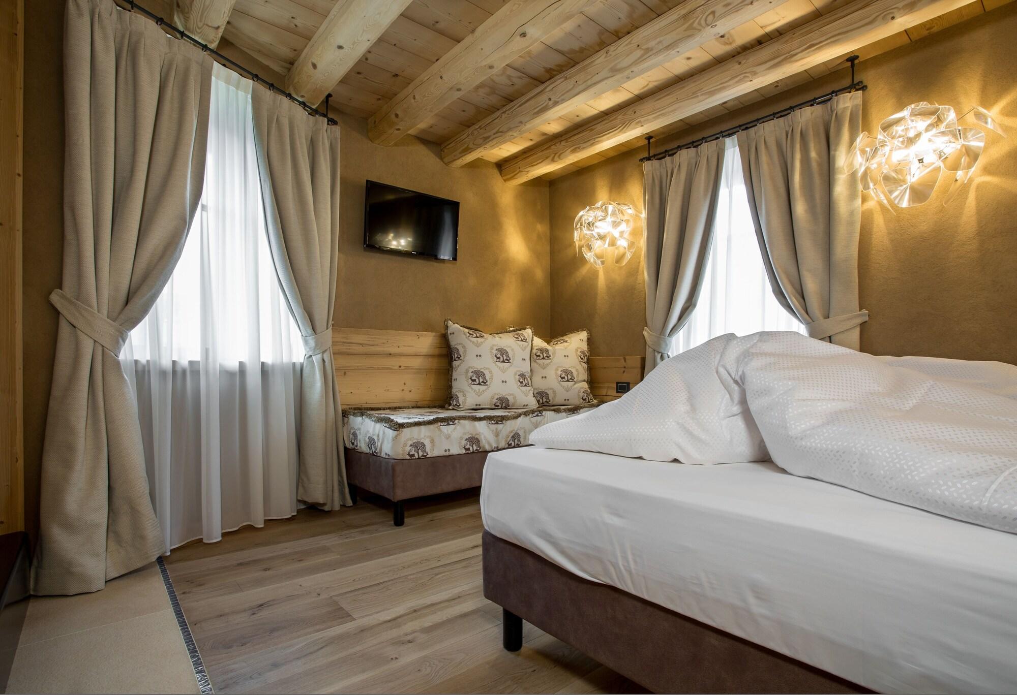 Hotel Orso Grigio カヴァレーゼ エクステリア 写真