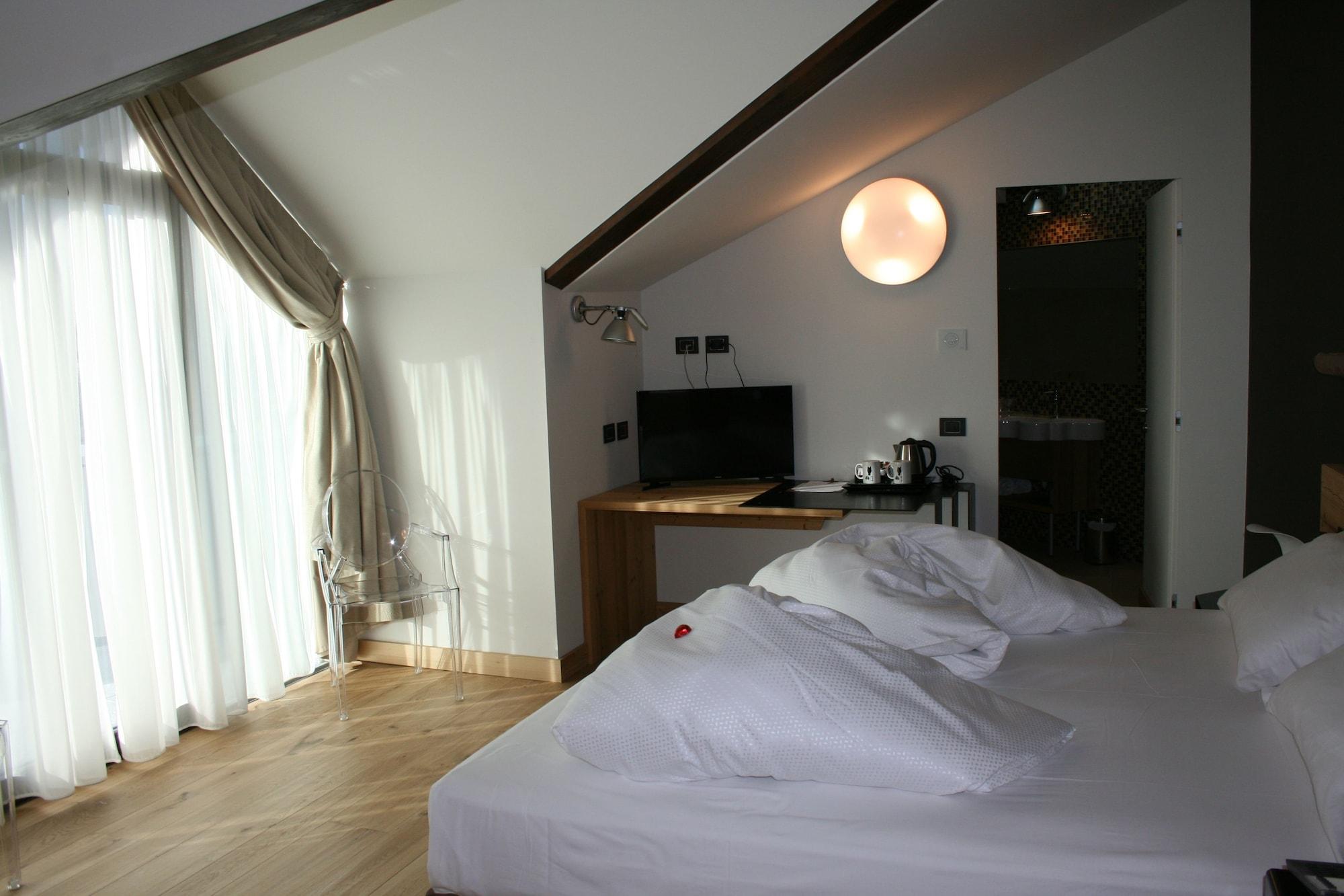 Hotel Orso Grigio カヴァレーゼ エクステリア 写真