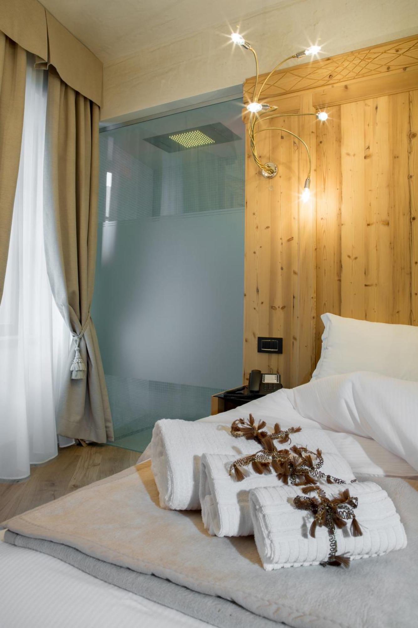 Hotel Orso Grigio カヴァレーゼ エクステリア 写真
