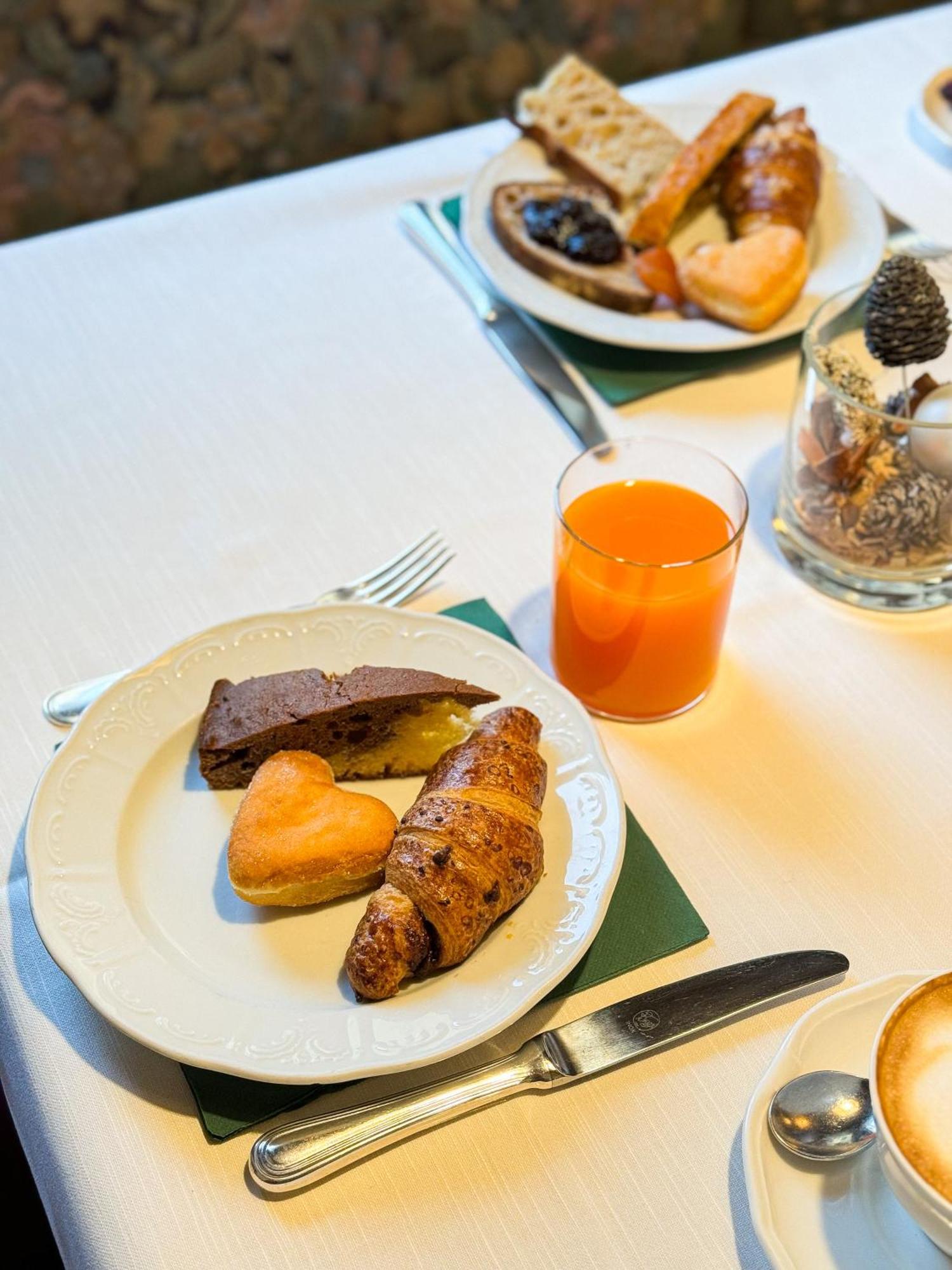 Hotel Orso Grigio カヴァレーゼ エクステリア 写真