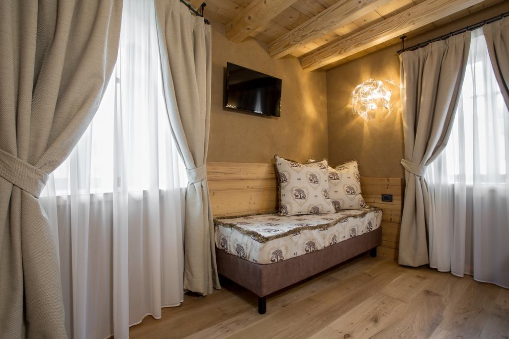 Hotel Orso Grigio カヴァレーゼ エクステリア 写真